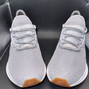 Size 8 - New Balance Fresh Foam Roav Tee Shirt - Whisper Grey Women, WROAVTP